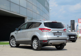 Подержанный автомобиль Ford Kuga 2013 года (7 фото)