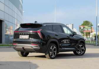 Подержанный автомобиль Geely Atlas 2024 года (5 фото)