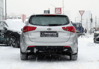 Подержанный автомобиль Kia Ceed Wagon 2015 года (6 фото)