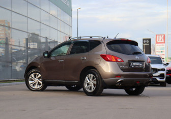 Подержанный автомобиль Nissan Murano Suv 2011 года (7 фото)