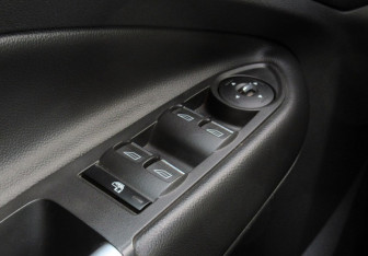 Подержанный автомобиль Ford Kuga 2013 года (14 фото)