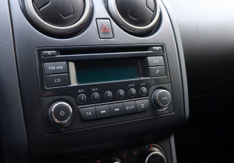 Подержанный автомобиль Nissan Qashqai 2011 года (16 фото)