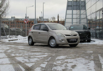 Подержанный автомобиль Hyundai i20 2009 года (3 фото)