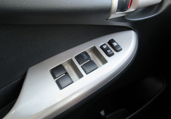 Подержанный автомобиль Toyota Corolla Sedan 2007 года (11 фото)