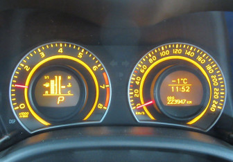 Подержанный автомобиль Toyota Corolla Sedan 2007 года (14 фото)