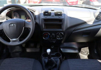 Подержанный автомобиль LADA (ВАЗ) Kalina Hatchback 2017 года (12 фото)