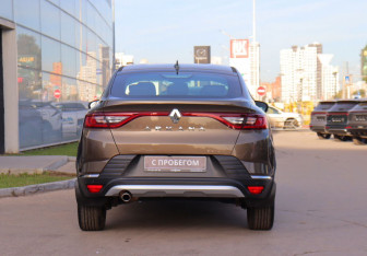 Подержанный автомобиль Renault Arkana 2021 года (5 фото)