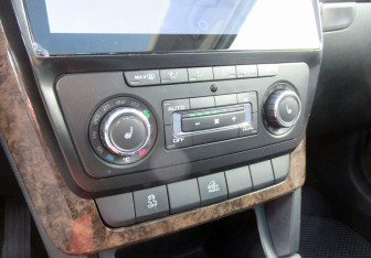 Подержанный автомобиль Skoda Yeti 2013 года (17 фото)