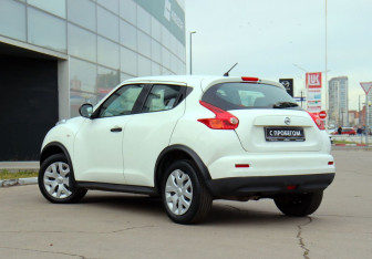 Подержанный автомобиль Nissan Juke 2013 года (7 фото)