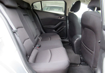 Подержанный автомобиль Mazda 3 Sedan 2013 года (11 фото)