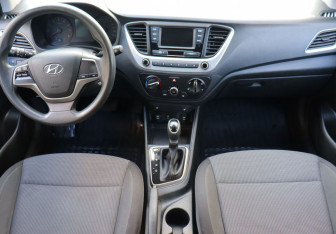 Подержанный автомобиль Hyundai Solaris Sedan 2018 года (13 фото)