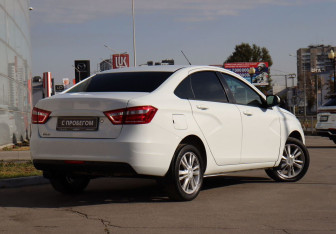 Подержанный автомобиль LADA (ВАЗ) Vesta Sedan 2015 года (5 фото)