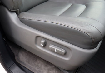 Подержанный автомобиль Toyota Land Cruiser Suv 2008 года (27 фото)