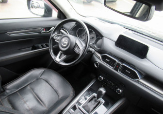 Подержанный автомобиль Mazda CX-5 2018 года (12 фото)