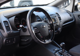 Подержанный автомобиль Kia Cerato Sedan 2018 года (18 фото)