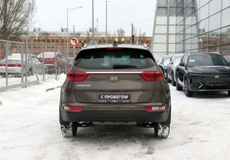 Подержанный автомобиль Kia Sportage 2017 года (6 фото)