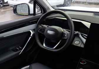 Новый Geely Atlas 2025 (14 фото)
