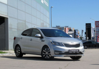 Подержанный автомобиль Kia Rio Sedan 2016 года (3 фото)
