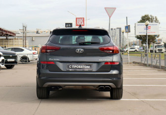 Подержанный автомобиль Hyundai Tucson 2020 года (6 фото)
