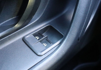 Подержанный автомобиль Skoda Fabia Hatchback 2010 года (17 фото)