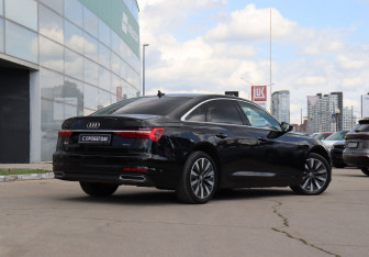 Подержанный автомобиль Audi A6 Sedan 2019 года (5 фото)