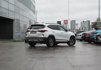 Подержанный автомобиль Kia Seltos 2020 года (5 фото)