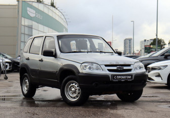 Подержанный автомобиль Chevrolet Niva 2013 года (3 фото)