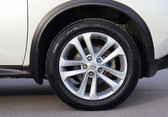 Подержанный автомобиль Nissan Juke 2013 года (9 фото)