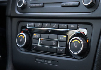 Подержанный автомобиль Volkswagen Golf Hatchback 2012 года (15 фото)