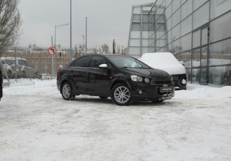 Подержанный автомобиль Chevrolet Aveo Sedan 2013 года (3 фото)