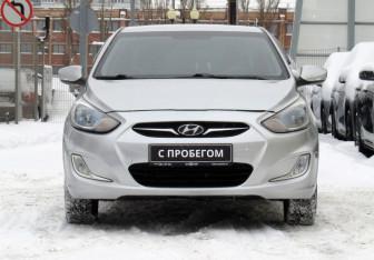 Подержанный автомобиль Hyundai Solaris Sedan 2011 года (2 фото)