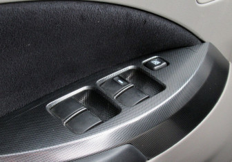 Подержанный автомобиль Mitsubishi Grandis 2007 года (15 фото)