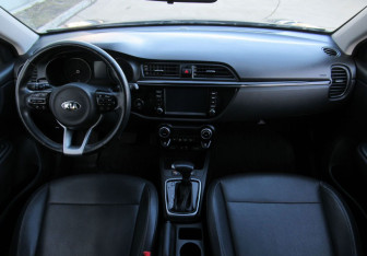 Подержанный автомобиль Kia Rio Hatchback 2018 года (13 фото)
