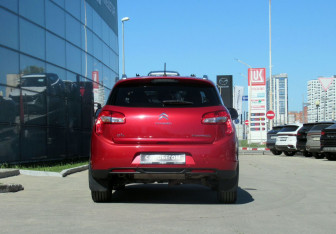 Подержанный автомобиль Citroen C4 Aircross 2012 года (6 фото)