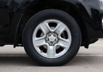 Подержанный автомобиль Toyota RAV4 2012 года (9 фото)