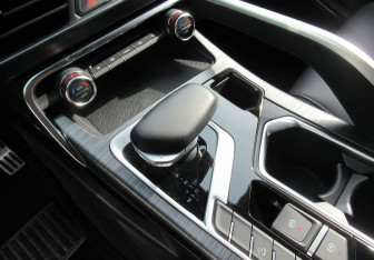 Подержанный автомобиль Geely Tugella 2023 года (18 фото)