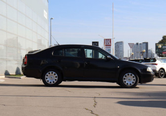 Подержанный автомобиль Skoda Octavia Liftback 2007 года (4 фото)