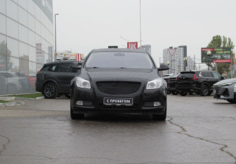 Подержанный автомобиль Opel Insignia Sedan 2012 года (2 фото)