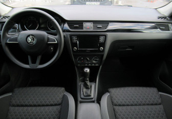 Подержанный автомобиль Skoda Rapid Liftback 2018 года (16 фото)