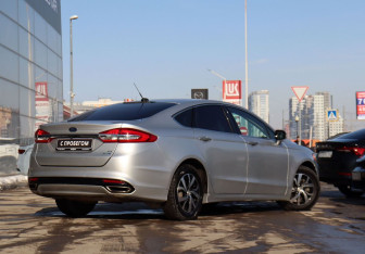 Подержанный автомобиль Ford Fusion (North America) 2016 года (5 фото)