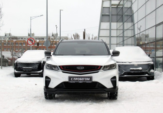 Подержанный автомобиль Geely Coolray 2020 года (2 фото)