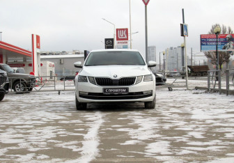 Подержанный автомобиль Skoda Octavia Liftback 2018 года (2 фото)