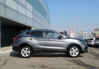 Подержанный автомобиль Nissan Qashqai 2019 года (4 фото)