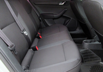 Подержанный автомобиль Skoda Rapid Liftback 2014 года (11 фото)