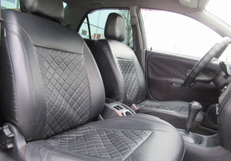 Подержанный автомобиль Mitsubishi Carisma Sedan 2003 года (11 фото)