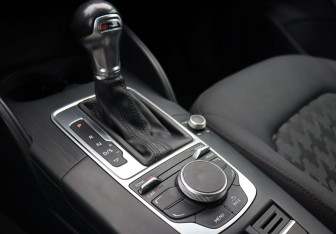 Подержанный автомобиль Audi A3 Hatchback 2014 года (13 фото)