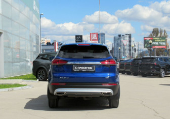 Подержанный автомобиль Geely Atlas Pro 2022 года (6 фото)