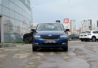 Подержанный автомобиль Skoda Rapid Liftback 2018 года (2 фото)