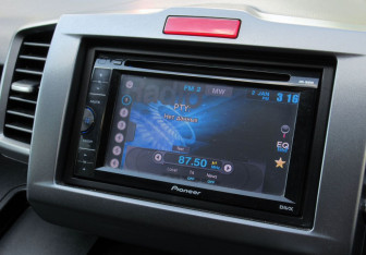 Подержанный автомобиль Honda Freed 2009 года (14 фото)