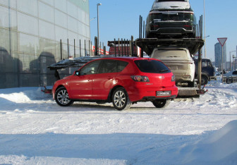 Подержанный автомобиль Mazda 3 Hatchback 2006 года (7 фото)